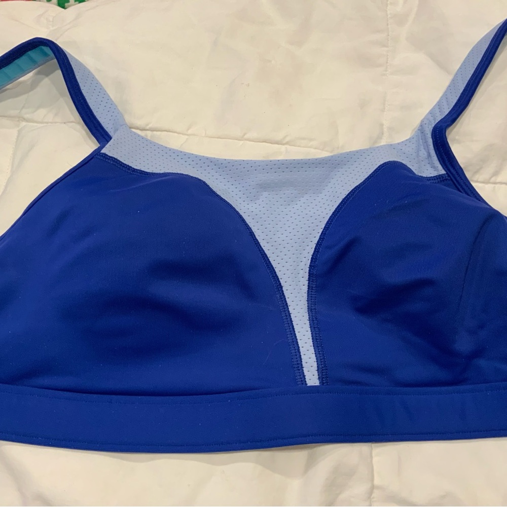 Champion Women's "Spot" Comfort Full Support Sports Bra small.